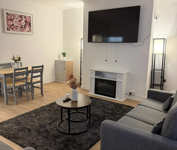 4 bedroom terraced house to rent - Photo 3