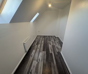 4 bedroom semi-detached house to rent - Photo 2