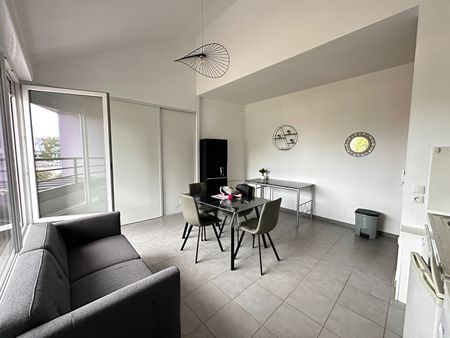 Location Appartement 1 pièce 33m² - Photo 2