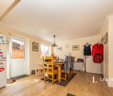 3 bedroom bungalow to rent East Road, West Mersea, Colchester, CO5 - Photo 2