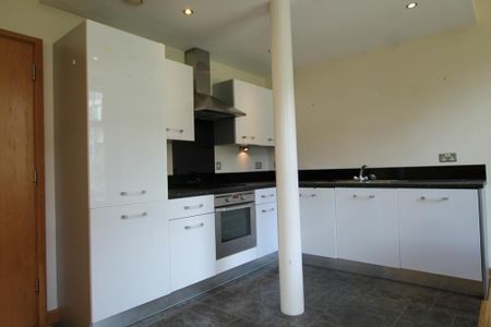 3 bedroom flat to rent - Photo 5
