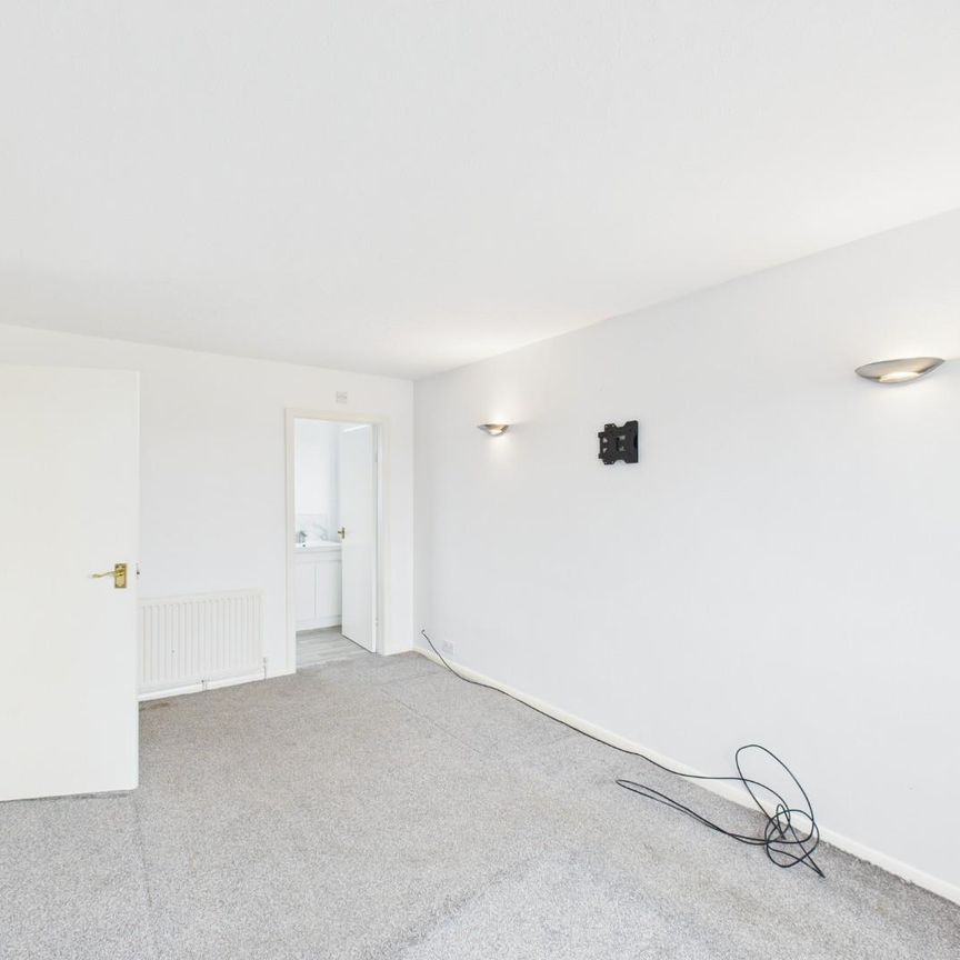 Kendall Rise, Kingswinford - Photo 1