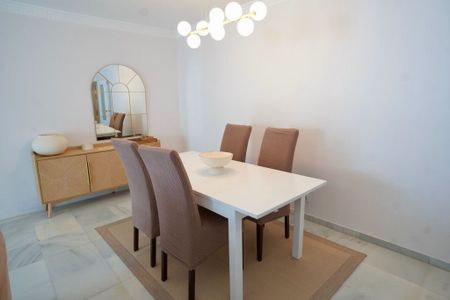 3 bedroom luxury Flat for rent in Marbella, Spain - Photo 2