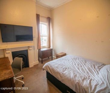 Room 5, 45 Micklegate - Photo 3