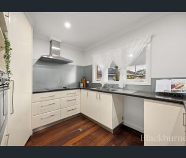 Modern Family Living in Prime Vivesh Location - Photo 5