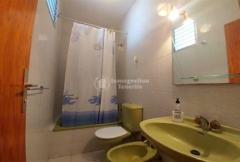 Se alquila en El Valle de San Lorenzo estudio