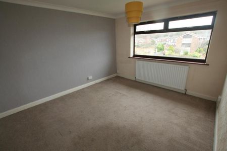 4 bedroom detached house to rent - Photo 2