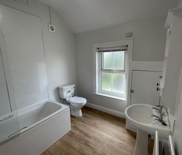 2 bedroom semi-detached house to rent - Photo 2
