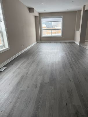 For Lease - 1308 Lawson Road Unit# Upper, London North, Ontario - Photo 1