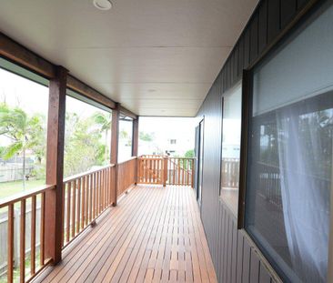 MODERN COASTAL LIVING – STYLISH 3-BEDROOM HOME WITH LOFT & OCEAN Gl... - Photo 1