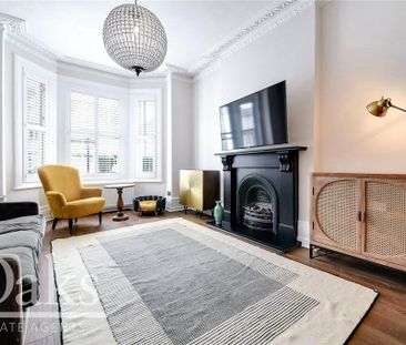 4 bedroom semi-detached house to rent - Photo 2