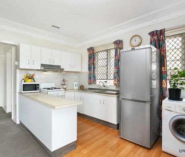 SHORT TERM LEASE - Prime Location! - Photo 3