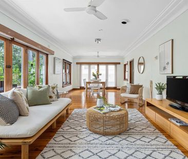 Charming cottage in a convenient location - Photo 1