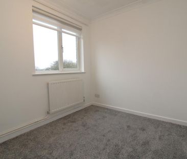 4 bedroom semi-detached house to rent - Photo 4