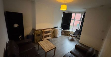 Room 3, Knowle Avenue, Burley, Leeds, LS4 2PQ - Photo 3