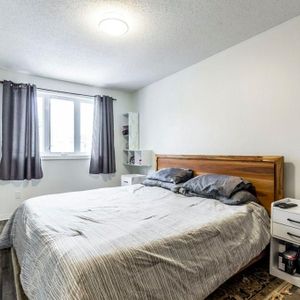 302 College Ave W, Guelph - Photo 2