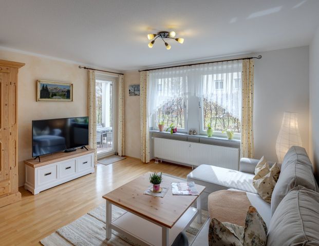 Central 3-room apartment with small garden - Photo 1