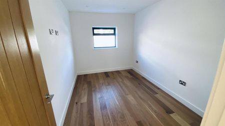 4 bedroom detached house to rent - Photo 5