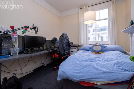 3 bedroom flat to rent - Photo 3