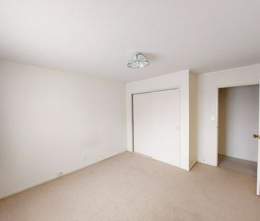 WOODRIDGE GREAT LOCATION - Photo 2