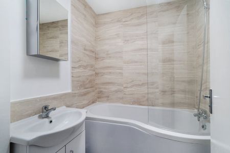 2 Bed Flat, Semley House, SW1W - Photo 2
