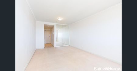 Modern Studio in the Heart of North Sydney - Photo 2