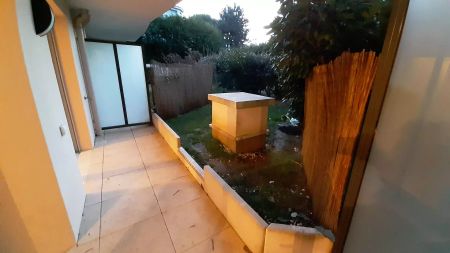 location Appartement T2 DE 45.86m² À LE CHESNAY - Photo 3
