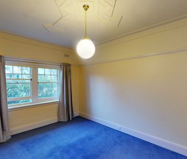 Art Deco Delight - Photo 2