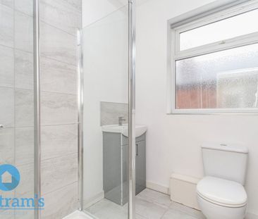 3 bed Flat for Rent - Photo 6