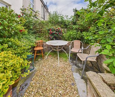 1 bedroom ground floor flat to rent - Photo 2