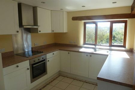 3 bedroom terraced house to rent - Photo 3