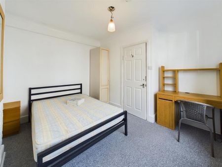 5 bedroom terraced house to rent - Photo 4