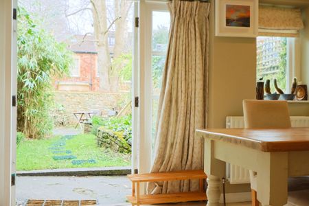 2 Bedroom Home – Medium Let - Photo 4