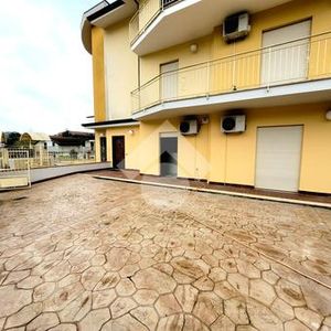 Trilocale in affitto - Photo 2