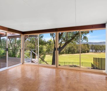 Gorgeous 3 Bedroom Cottage With Spectacular Views - UTILITES INCLUDED - Photo 2