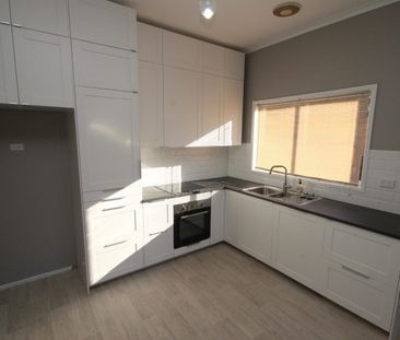 Neat 2 bedroom Belconnen townhouse - Photo 4