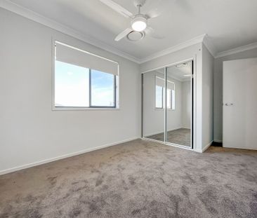 Stunning Brand New Family Home - Photo 6