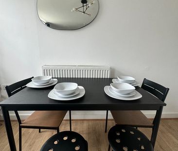 2 Bed Flat, The Carronades, SO14 - Photo 4