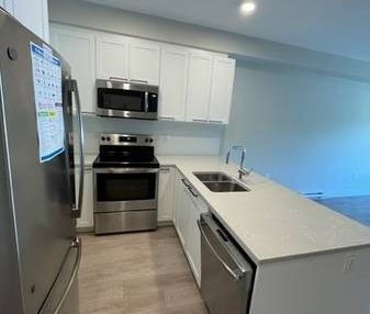 Modern 1BR/In suite laundry/SS appliances/On site management/No pets - Photo 1