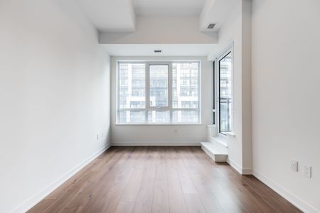 For Lease - 395 Dundas Street West Street Unit# 224, Oakville, Ontario - Photo 2