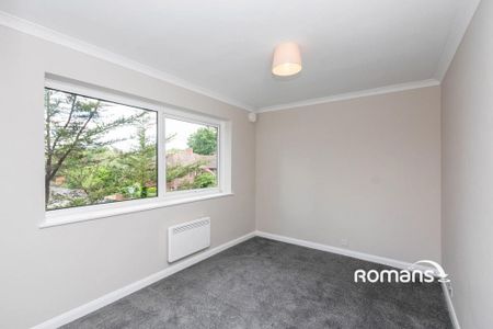 3 bedroom flat to rent - Photo 5