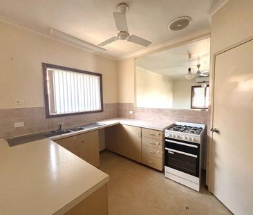 FULLY FENCED, BRICK 3x1!! - Photo 5