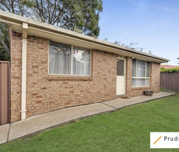 2/4 Plume Cl, Macquarie Fields, NSW 2564 - Photo 2