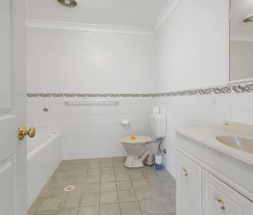 Immaculate Three Bedroom Duplex! - Photo 3