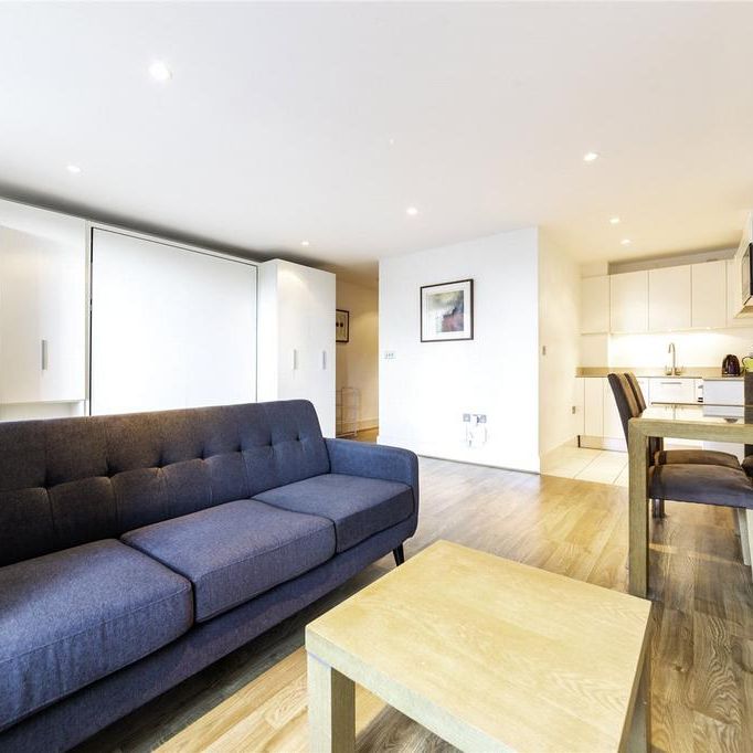 Studio to rent - Photo 1