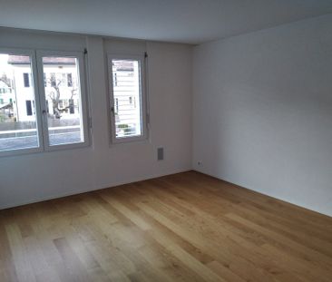 1 MONAT MIETZINSFREIE ZEIT - GROSSE 3.5-ZIMMERWOHNUNG MIT LOGGIA - Photo 5