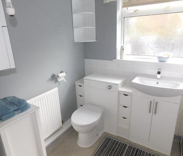 3 bedroom terraced house to rent - Photo 6