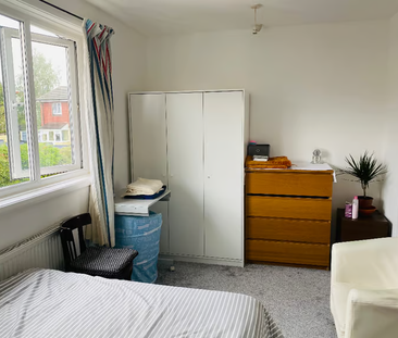 1 bedroom in a house share to rent - Photo 4
