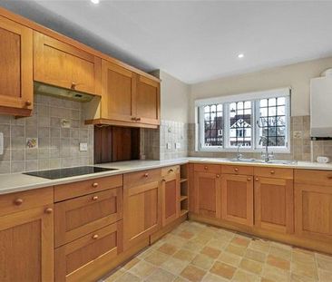 3 bedroom flat to rent - Photo 6