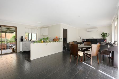 4 Sandalwood Terrace, Nerang QLD 4211 - House For Rent | Domain - Photo 2